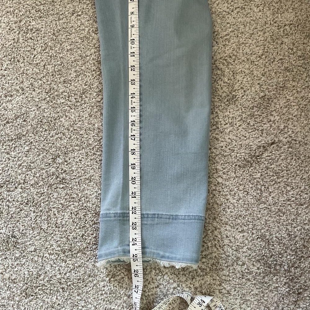 J JILL Authentic Fit Cropped Jeans Oxford Wash Blue Fringe Hem Stretch Denim 10 - Picture 8 of 11